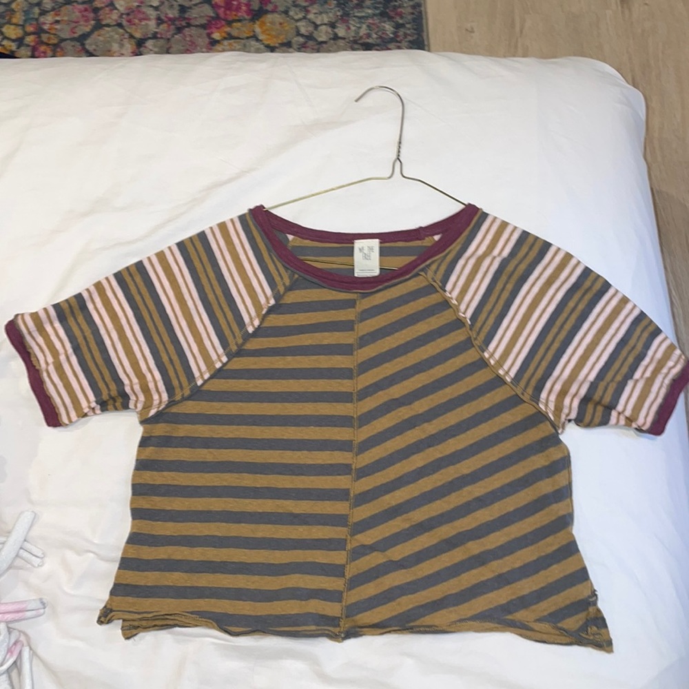 Free people crop shirt with slightly longer than normal sleeves size S